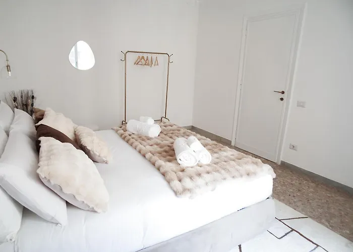 Thery House - Tiburtina *